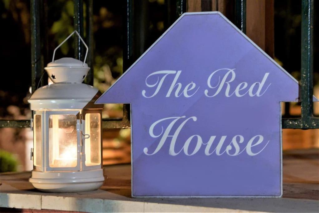 Willa The Red House In